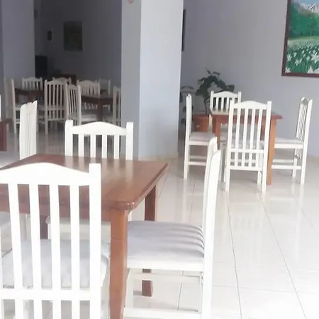 Kaqaniku Hotell